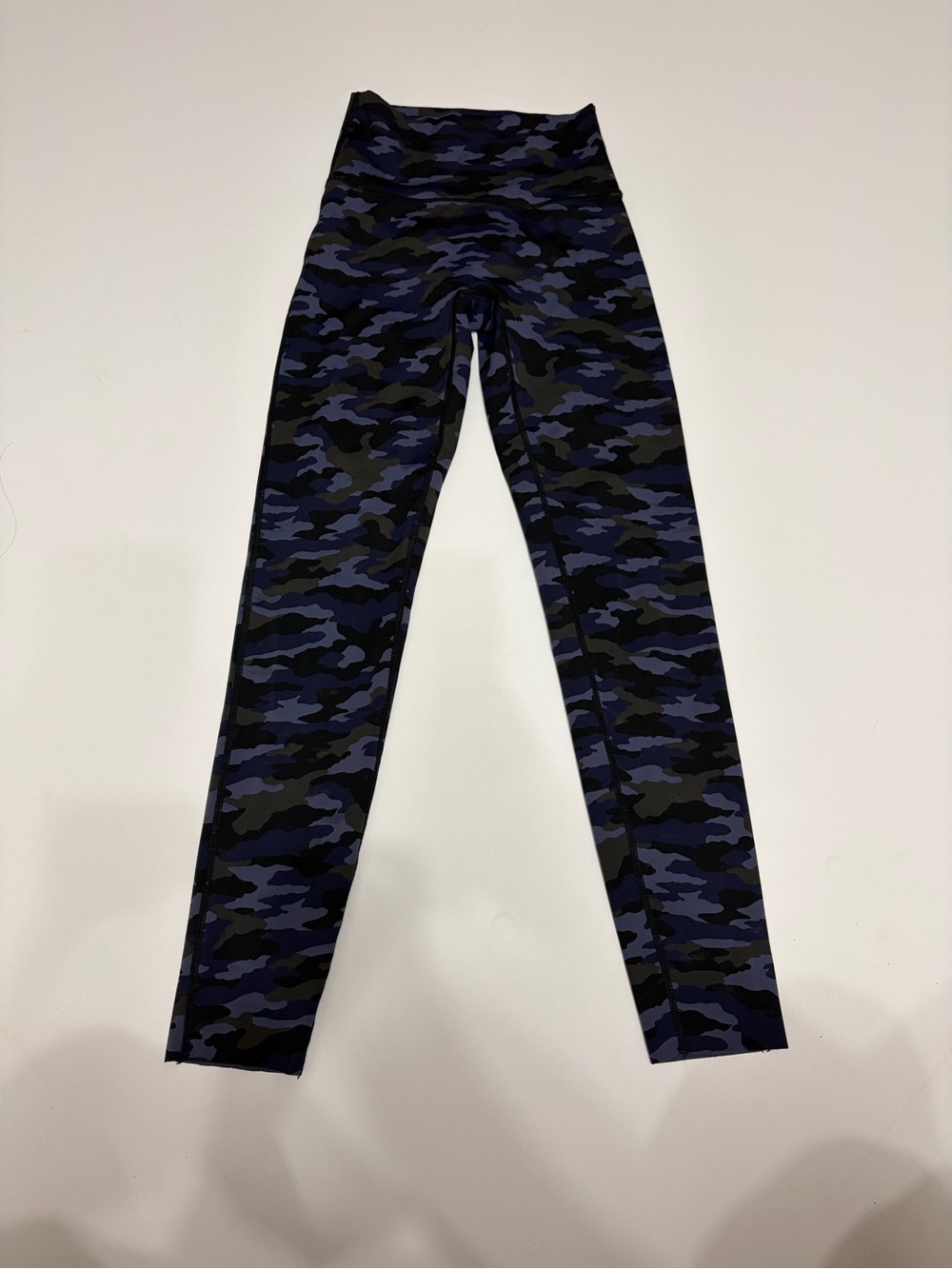 aerie Navy and Black Camo High-Rise Leggings size XS cute comfy